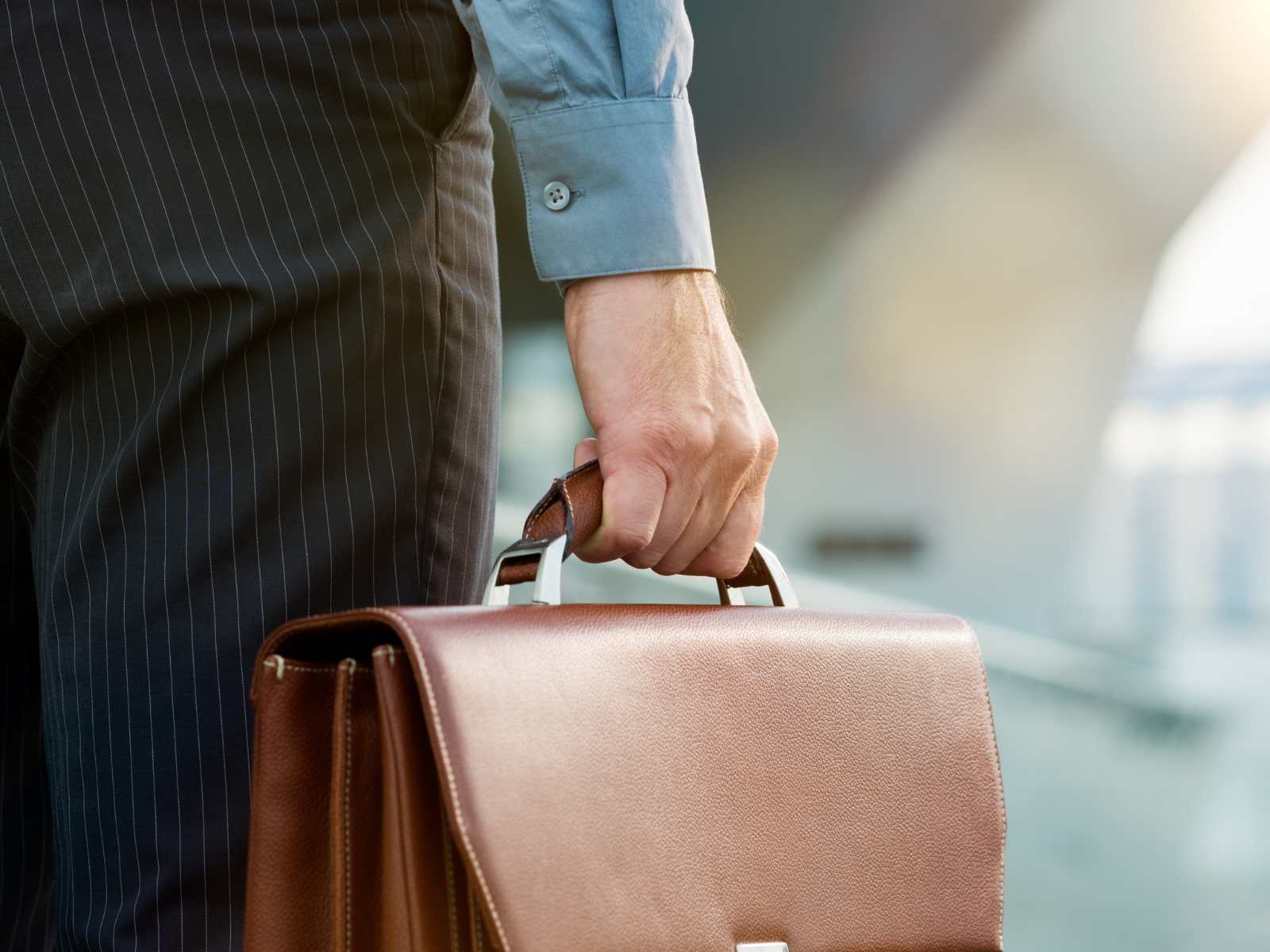 Laiton-irtisanominen-Makinen-Law