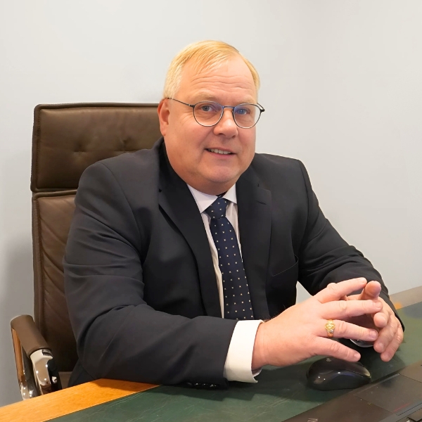 Lakimies Pasi Mäkinen